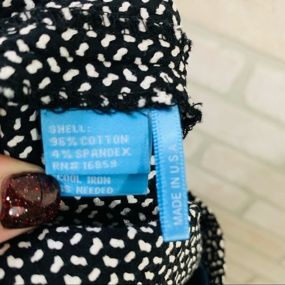 J. McLaughlin Yara Black Print Slim Leg Pants Size 6 - Picture 8 of 8